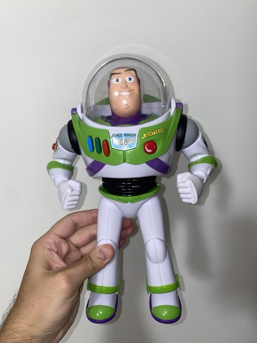 Buzz lightyear talking - talking,