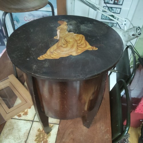 Antico tavolo intarsiato