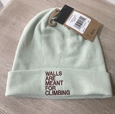 Berretto nuovo con etichette