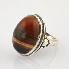 Anello vintage in argento con pietra color marrone 1970 circa