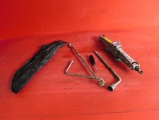 KIT ATTREZZI EMERGENZA TOYOTA RAV 4 TDI D-4D CAT 5 PORTE SOL 2004 TXM 2