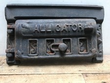 Vecchia porta stufa arrugginita ALLIGATIOR 12 5/8" larghezza x 7 1/4" altezza