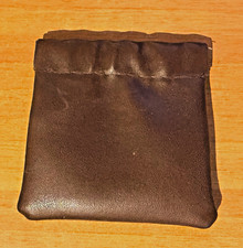 Portamonete a molla in pelle 