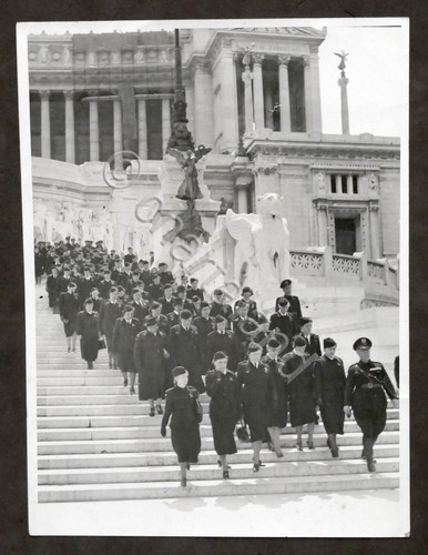 Fotografia donne fasciste - , in