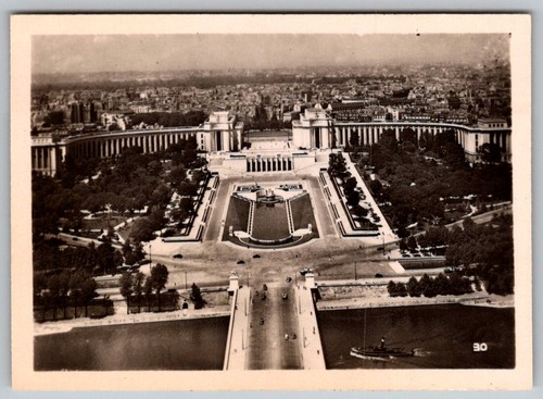 Vtg snapshot palais de - vtg, b&w