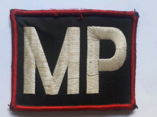 Distintivo ricamato p - distintivo, m.p