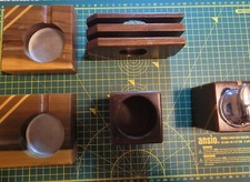 Set da scrivania in legno: 2 posacenere, portalettere, portapenne, accendisigari