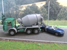 Camion Audi Cabrio cemento