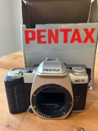 Pentax con scatola - mz-50,