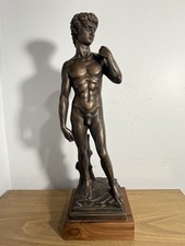 Replica vintage in ceramica della scultura del David di Michelangelo 