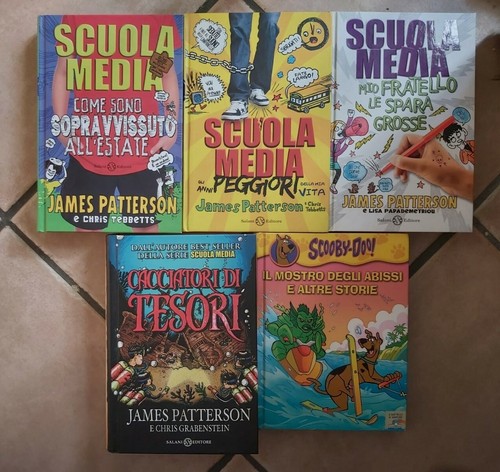 Stock libri scuola media - stock,