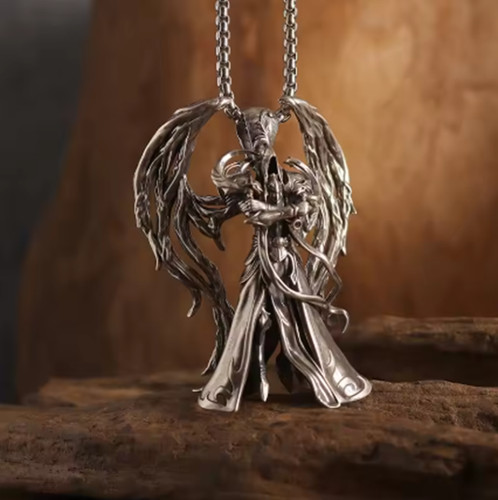 Collana con ciondolo emblema