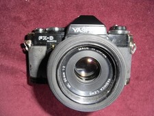 YASHICA FX-D QUARTZ + YASHICA