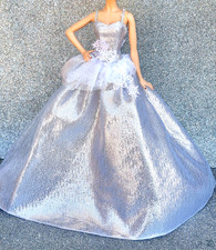 Barbie bambola Holiday 2013 Magia Feste Mattel x8271 25th Anniversary only dress