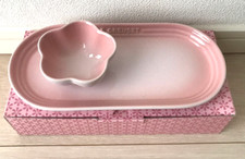 Set piatto oblungo Le Creuset 25 cm e mini ciotola fiori collezione fiori conchiglia rosa