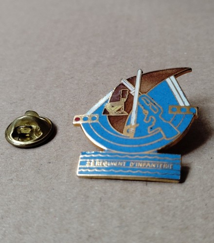 Pin armée régiment - pin's,