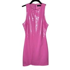 Armadio nudo rosa vinile tank