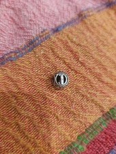 Charm Argento Sterling 925 Sfera Traforata con Lettera D e Zirconia CubicaIl