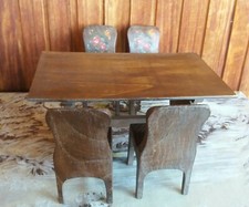 Tavolo e 4 sedie in legno