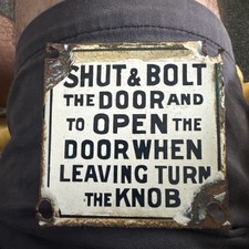 SHUT & BOLT DOOR LOCK PLATE