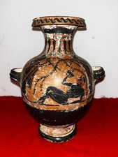 Vaso a due manici in terracotta decorato raffig. divinità, in stile etrusco
