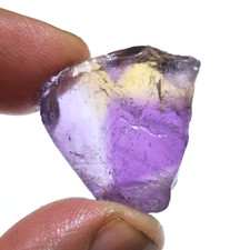 56,80 Crt pietra preziosa