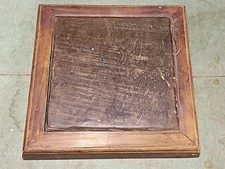 Antico Sottovaso O Sotto pentola Con Pietra Pece Nera Cornice In Legno 27x27x3,5