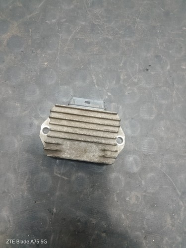 Regolatore tensione piaggio - di,