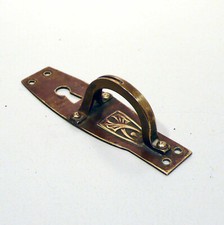 Maniglietta placca copritoppa liberty in ottone ferramenta vintage antica a288