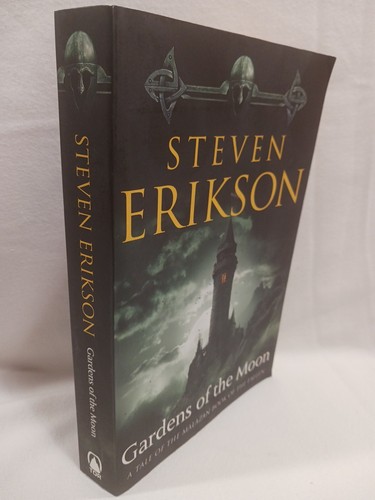 Gardens the moon - moon, malazan