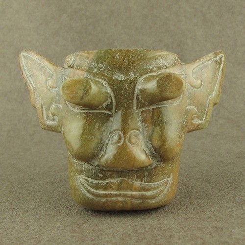 Maschera viso umano giada