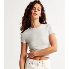 Abercrombie & Fitch Essentials