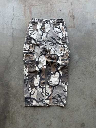 Pantaloni cargo mimetici