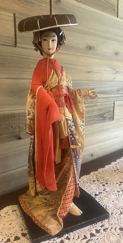Bambola geisha giapponese