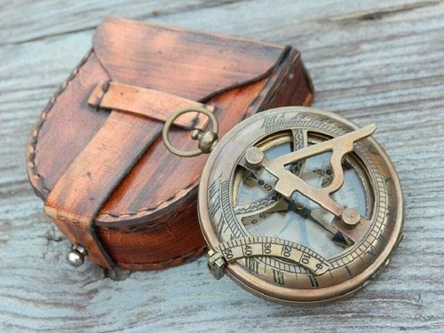 Magnetic sundial brass - magnetic,