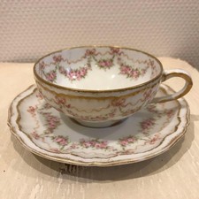 Tazza e piattino Haviland Limoges 842 con ghirlanda nastro e rose bianco e oro