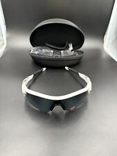 Oakley Radarlock Path bianco opaco testo storia VR28 lenti nere iride OO9181-20
