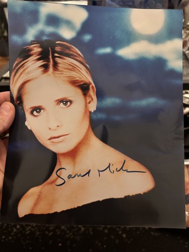 Sarah michelle gellar signed - michelle,