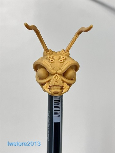 Scultura testa cyber formica