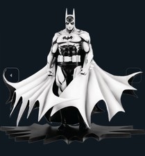 Statua Batman versione bianco