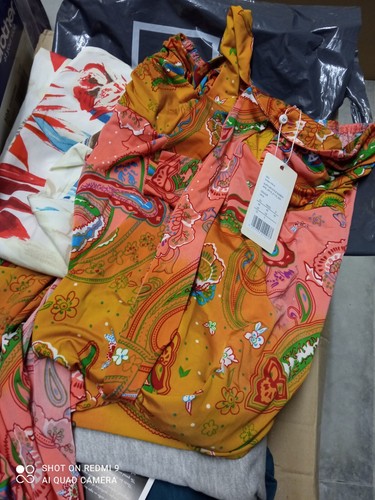 Stock abbigliamento donna - stock,