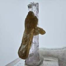 Cristallo di ametista fantasma