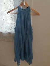 Abito azzurro polvere