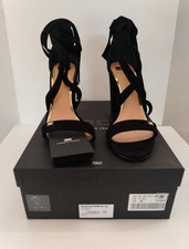 Sandali con tacco alto neri in