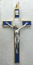 10.389.21 CROCE CROCEFISSO DA COLLO DI SAN BENEDETTO ORO SMALTATO BLU 12 CM