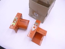 Coppia di staffe per asse