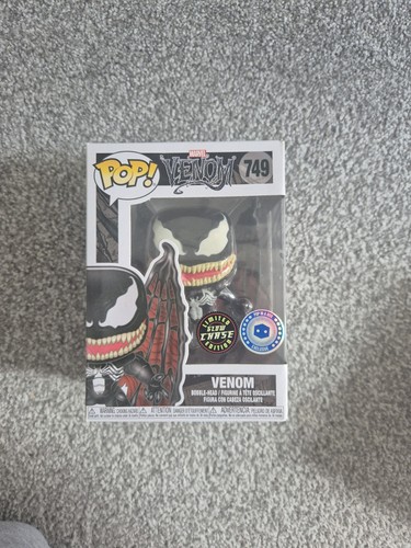 Funko pop marvel - venom, with