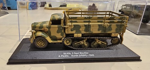 Altaya militaire opel - altaya,