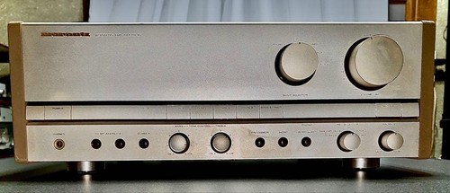 Amplificatore stereo integrato
