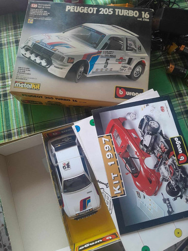 Peugeot 205 turbo burago - 16,